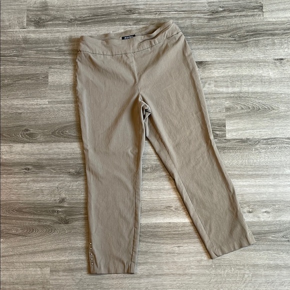 Roz & Ali Tan Pants - Picture 1 of 4